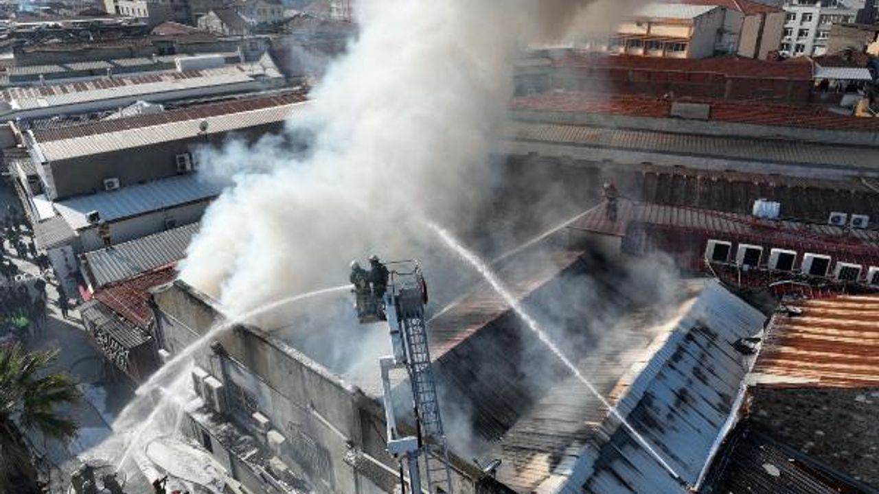İzmir'de, tarihi Kemeraltı Çarşısı'nda yangın (3)