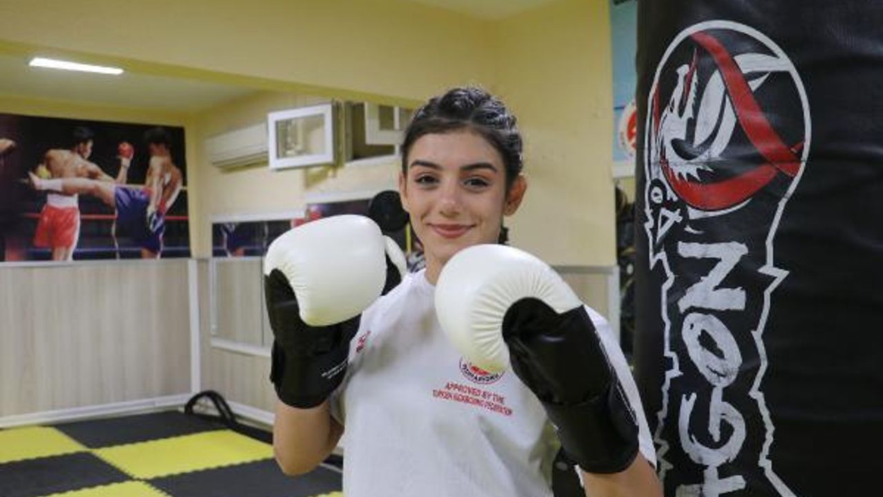 Kick boksta Türkiye şampiyonu Sudenaz, gözünü dünya şampiyonasına dikti