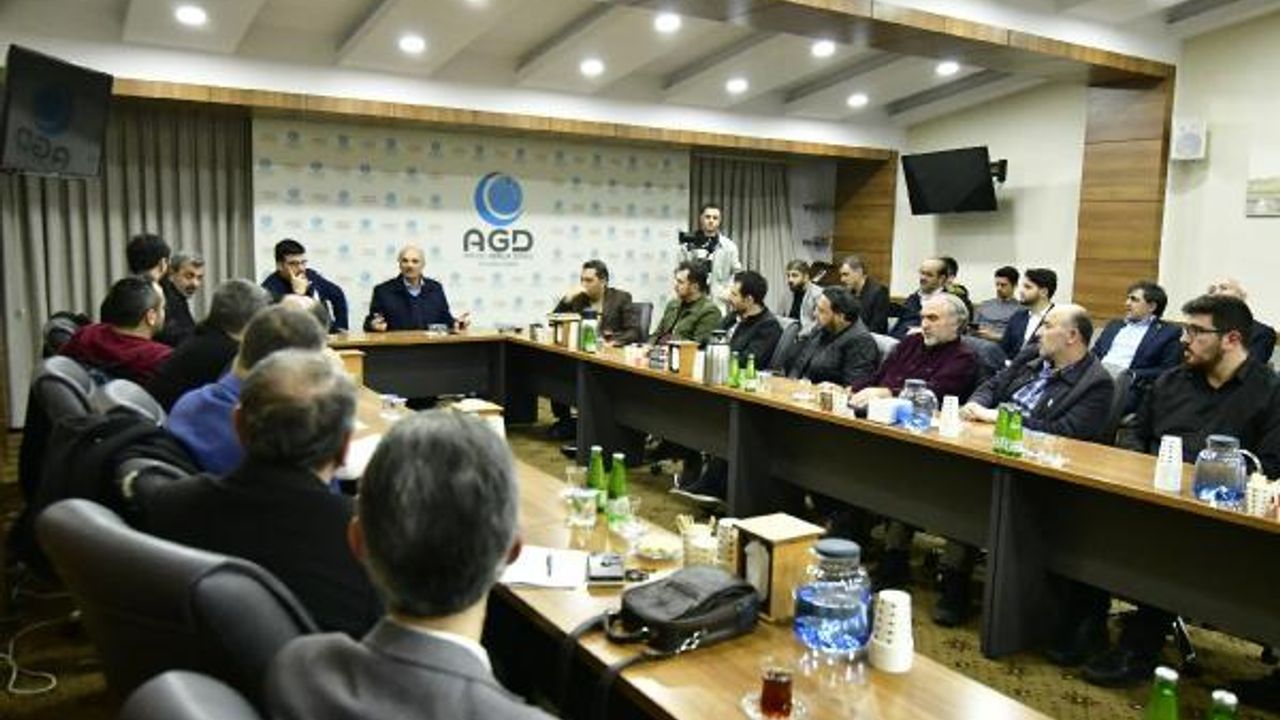 Saadet Partisi İBB Başkan Adayı Birol Aydın, Anadolu Gençlik Derneği’ni ziyaret etti