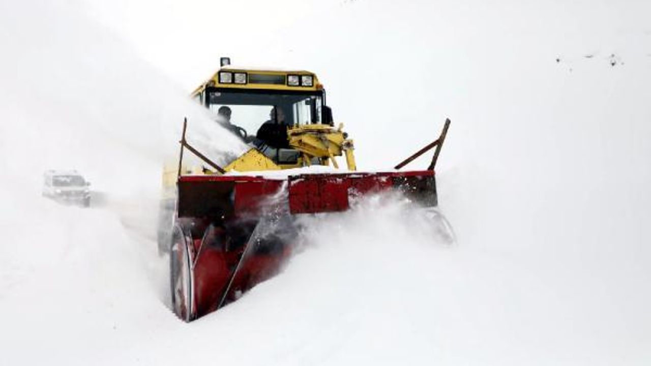 Van'da 3 bin rakımda karla mücadele