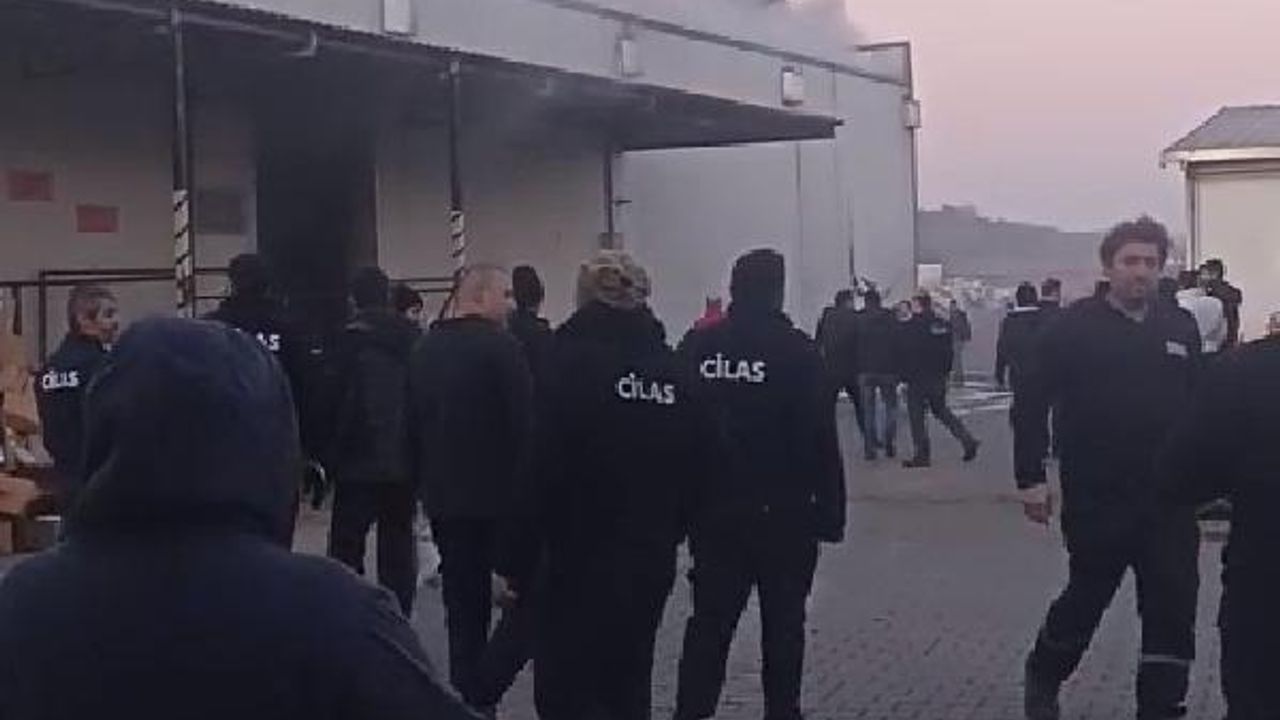 Zonguldak’ta kauçuk fabrikasında yangın: 2 işçi dumandan etkilendi