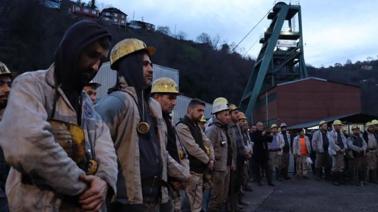 Zonguldak’ta Madenci Anıtı'nda anma etkinliği düzenlendi (3)