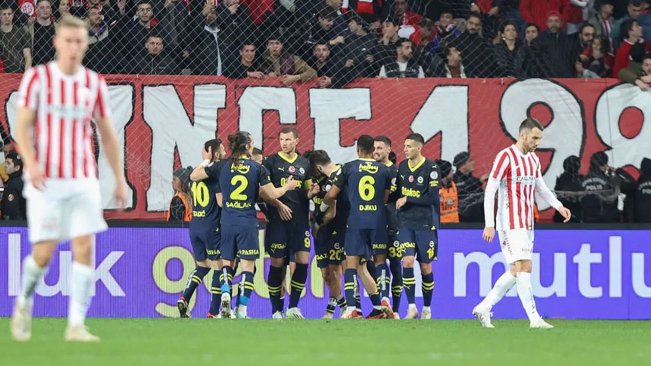 Fenerbahçe zorlu Antalyspor deplasmanında hata yapmadı