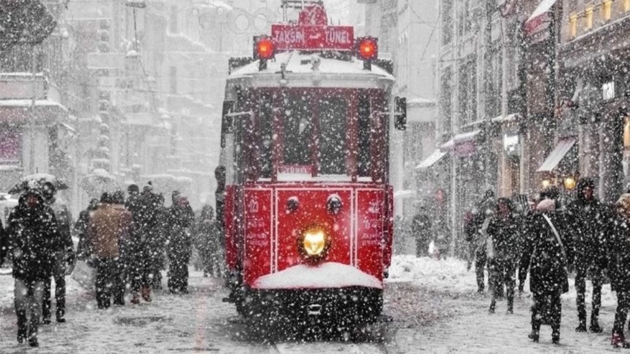 Meteoroloji'den dikkat çeken rapor: İstanbul'a kar mı geliyor?