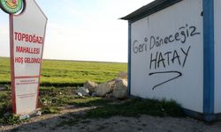 Yıkık şehir Hatay’da umut yeşerten duvar yazıları: Yıkılma, biz varız