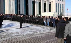 300 polis dualar eşliğinde deprem bölgesine gönderildi