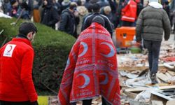 Kızılay, deprem bölgesindeki 900'e yakın köye yardım ulaştırdı