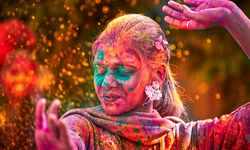 Renklerin cümbüşü! Holi Festivali, Sri Lanka ve Tayland'da Kutlandı