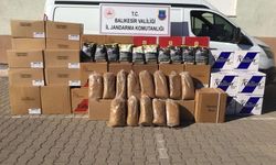 Balıkesir'de jandarmadan kaçakçılara darbe: Yüzlerce kilo tütün, 100 binlerce makaron...