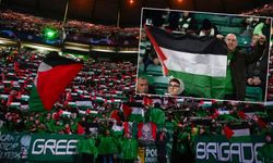 Celtic taraftarları kulübün uyarısını dinlemedi! Dev maçta Filistin bayrağı açtılar