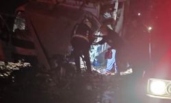 Antalya'da düğün dönüşü korkunç kaza: 2 kişi öldü, 1 kişi ağır yaralandı