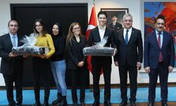 Berlin'de başarılı Türk öğrencilere ödül töreni