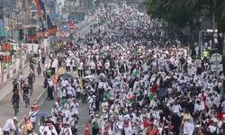 Endonezya'da on binler Filistin için yürüdü