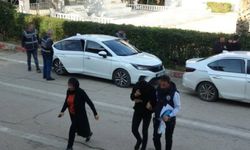 Adana'da kız arkadaşına çarpan aracı kundakladı; 6 aracın yanmasına neden oldu