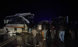Eskişehir'de belediye otobüsü ve midibüs çarpıştı: 14 kişi yaralandı