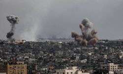 İsrail, Gazze'deki iki okulu bombaladı: En az 50 kişi öldü