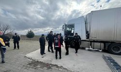 Amasya'da şeker komasına giren tır sürücüsü aracın camı kırılarak çıkarıldı