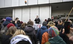 Berlin Hür Üniversitesinde, Filistin yanlısı gösterilere uygulanan baskılar protesto edildi