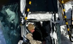 GÜNCELLEME - Erzurum'da karla mücadele çalışmasında çığ altında kalan kepçe operatörü kurtarıldı