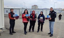 Isparta AFAD'dan depremzedeler için "Bir Oyuncak Bir Kitap" kampanyası