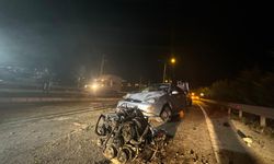 Kocaeli'de ağaca çarpan otomobildeki 5 kişi yaralandı