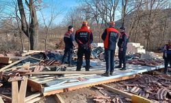 Kütahya'da çöken bağ evi inşaatı enkazı altında kalan kişi öldü