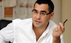 Gazeteci Enver Aysever gözaltına alındığını duyurdu