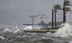 İstanbul'da vapur seferleri iptal oldu! Fırtına şehir hatlarına izin vermedi