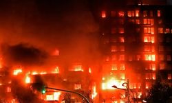 İspanya'da 14 katlı binadaki yangın: 10 kişi öldü