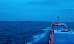 6 kişilik mürettebat için kurtarma çalışmaları sürüyor! Batan yük gemisinin son görüntüleri ortaya çıktı