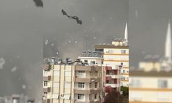 Antalya'da hortum şehri uçurdu, bir çocuk yaralandı