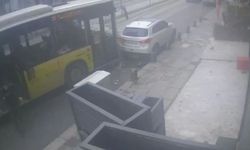 Sancaktepe'de otomobil İETT otobüsüne çarptı: Kazada 2 kişi yaralandı