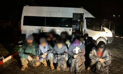 Jandarma insan kaçakçılarının nefesini kesti! Onlarca düzensiz göçmenle birlikte…