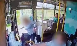 Otobüsün kapısından düşen kadın yaşam mücadelesini yitirdi