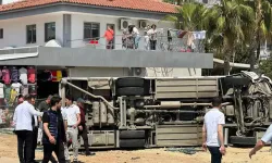 Bayramın ilk gününde Antalya'da feci kaza: 29 kişi yaralandı