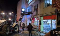 Kutlama sırasında CHP balkonu çöktü: 1 ölü