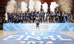 Fenerbahçe Kadın Basketbol Takımı'ndan tarihi başarı! Üst üste EuroLeague şampiyonu