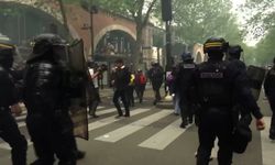 Paris'te 1 Mayıs: Polis eylemcilere copla müdahale etti