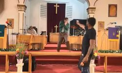 Kilisede vaaz veren papaza silahlı saldırı girişimi