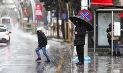 İstanbul'a kuvvetli sağanak! Üç kurum peşpeşe uyardı!