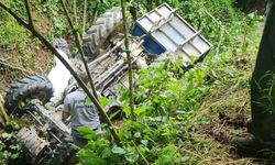 100 metreden dereye düşen traktörün altında kalan genç hayatını kaybetti