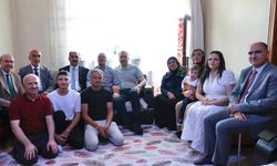 Bakan Yerlikaya'dan şehit ailesine bayram ziyareti