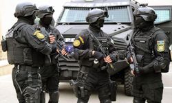 Azerbaycan'da mahkum çatışmaya girdiği 3 polisi öldürdü