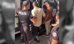 Metrobüs durağında kaçak göçmenler yakalandı