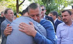 CHP Genel Başkanı Özel, MHP’li akrabasının cenazesine katıldı
