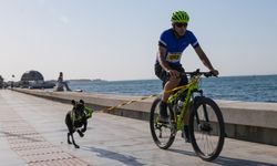 İzmir'de sahipleriyle spor yaptılar. Köpekli koşu ve bisikletli köpekli koşu düzenlendi...