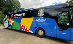 Özel olarak hazırlanan milli takım otobüsü, Almanya’da Ay-yıldızlıları bekliyor