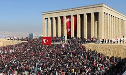 7'den 70'e herkes Ata'sına koştu! Anıtkabir'i ziyaret eden kişi sayısı açıklandı