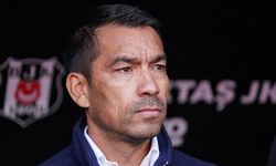 Giovanni van Bronckhorst istifa etti mi?