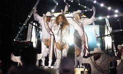 Beyonce’den tarihi performans: NFL gecesine damga vurdu!